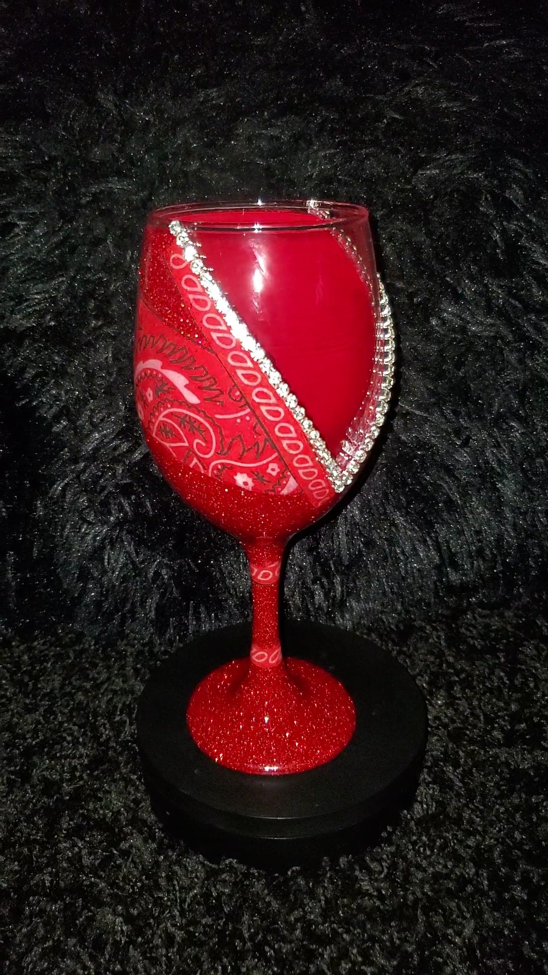 Red Bandana Glitter Wineglass With A Rhinestone Trim